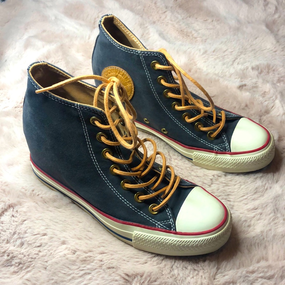 HighTop Built in Heel Converse